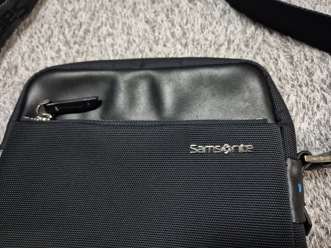 샘소나이트 크로스백 상품이미지2