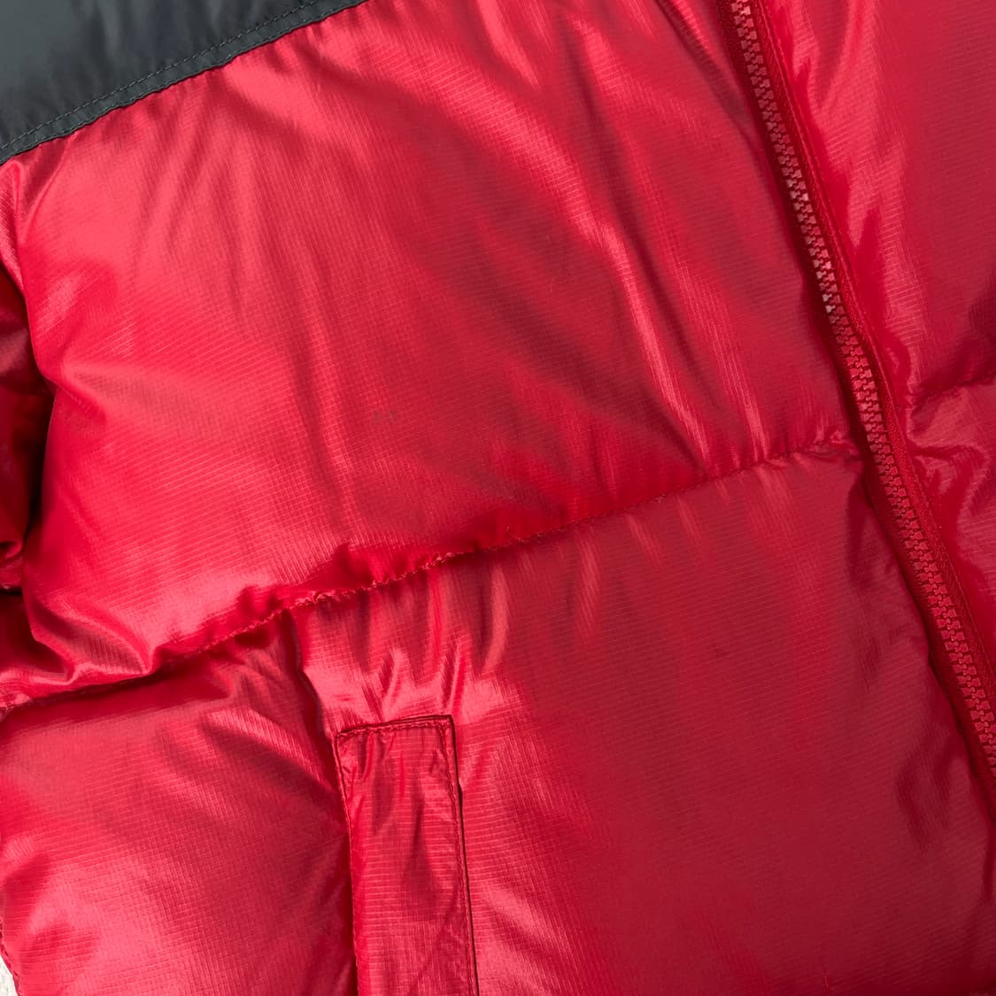 100 노스페이스 1996 눕시 체리 레드 700 패딩 상품이미지7