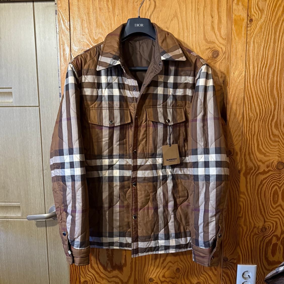 버버리 24 F/w 리버서블 퀼팅 패딩 자켓  상품이미지2