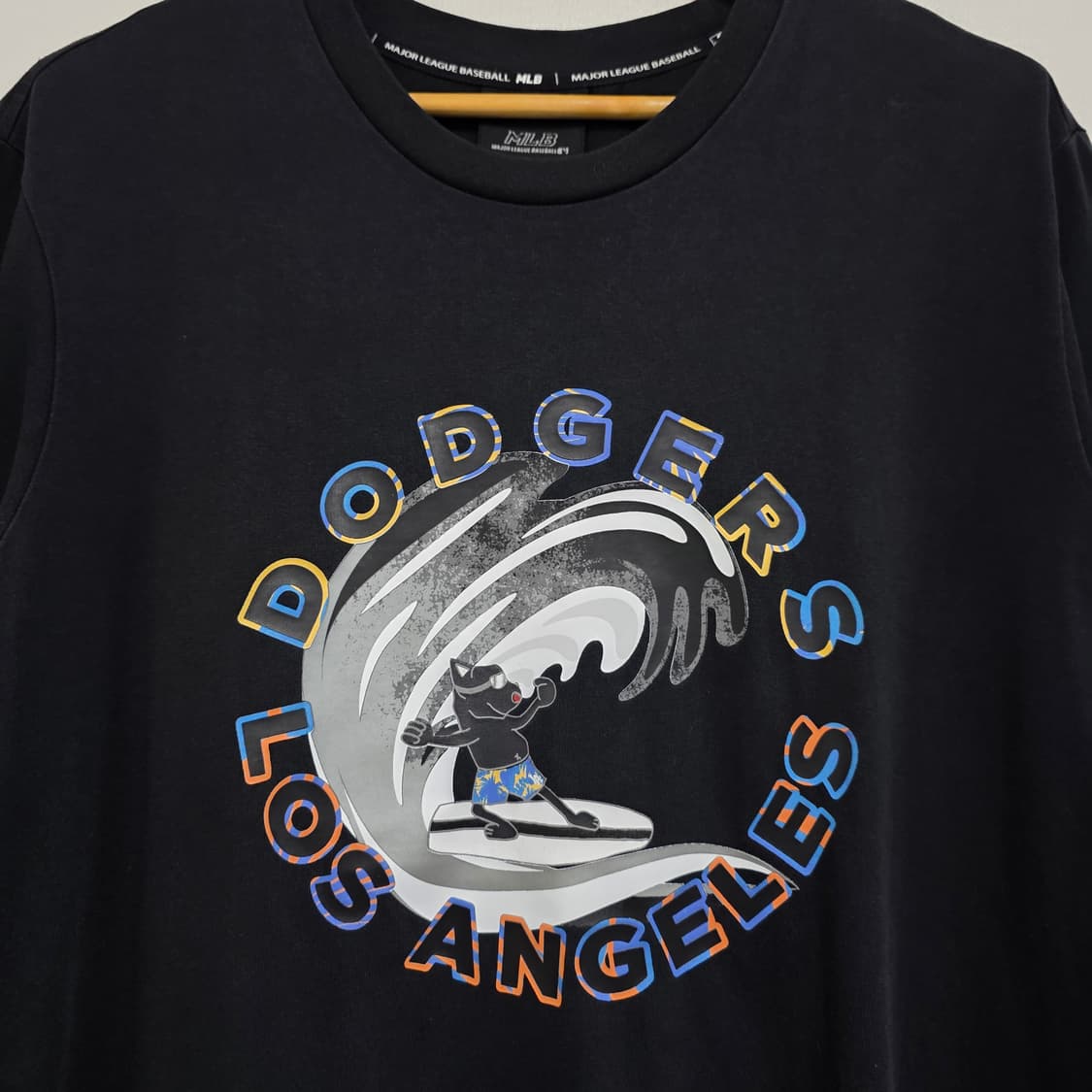 110 MLB 웨이브 서핑 프린트 반팔티셔츠 블랙 상품이미지3