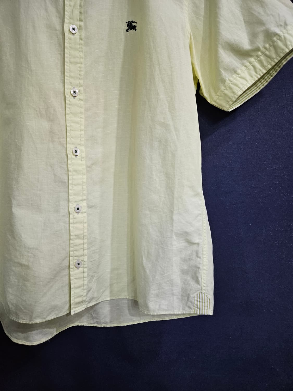 버버리 블랙라벨 라이트 옐로우 남성 95 반팔셔츠  상품이미지5