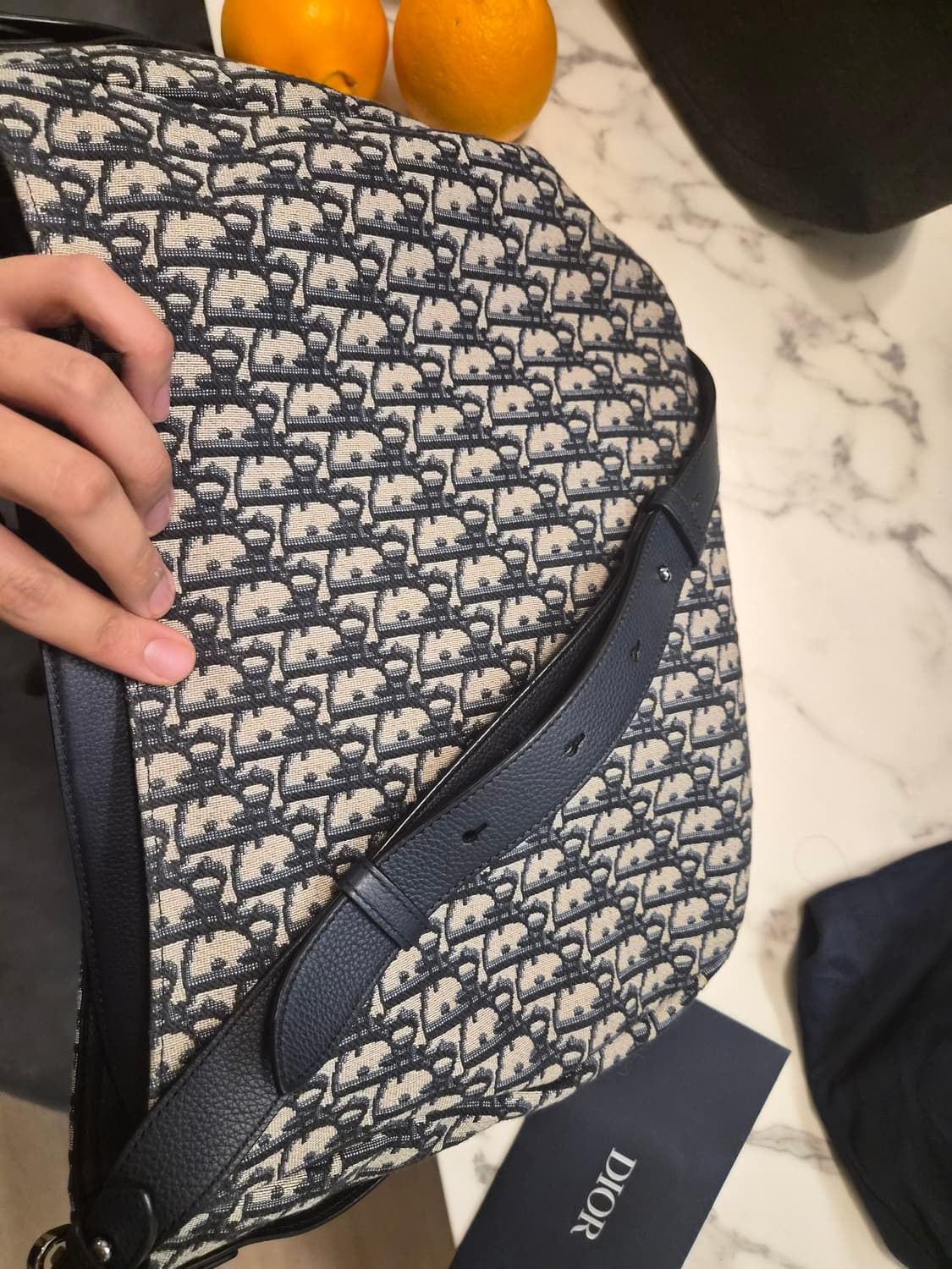 디올 새들 소프트백 라지 23년구매 상품이미지3