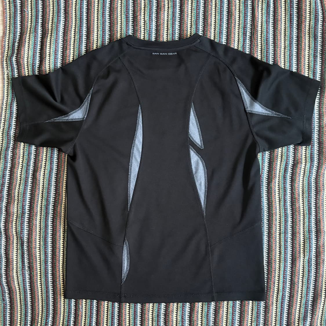 산산기어 팔로잉 패널 티셔츠 블랙 상품이미지2