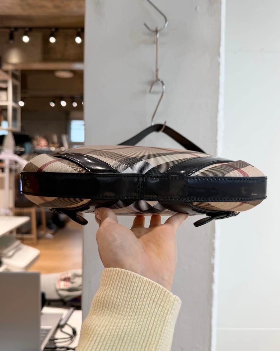 버버리 브라운 노바체크 숄더백  상품이미지6