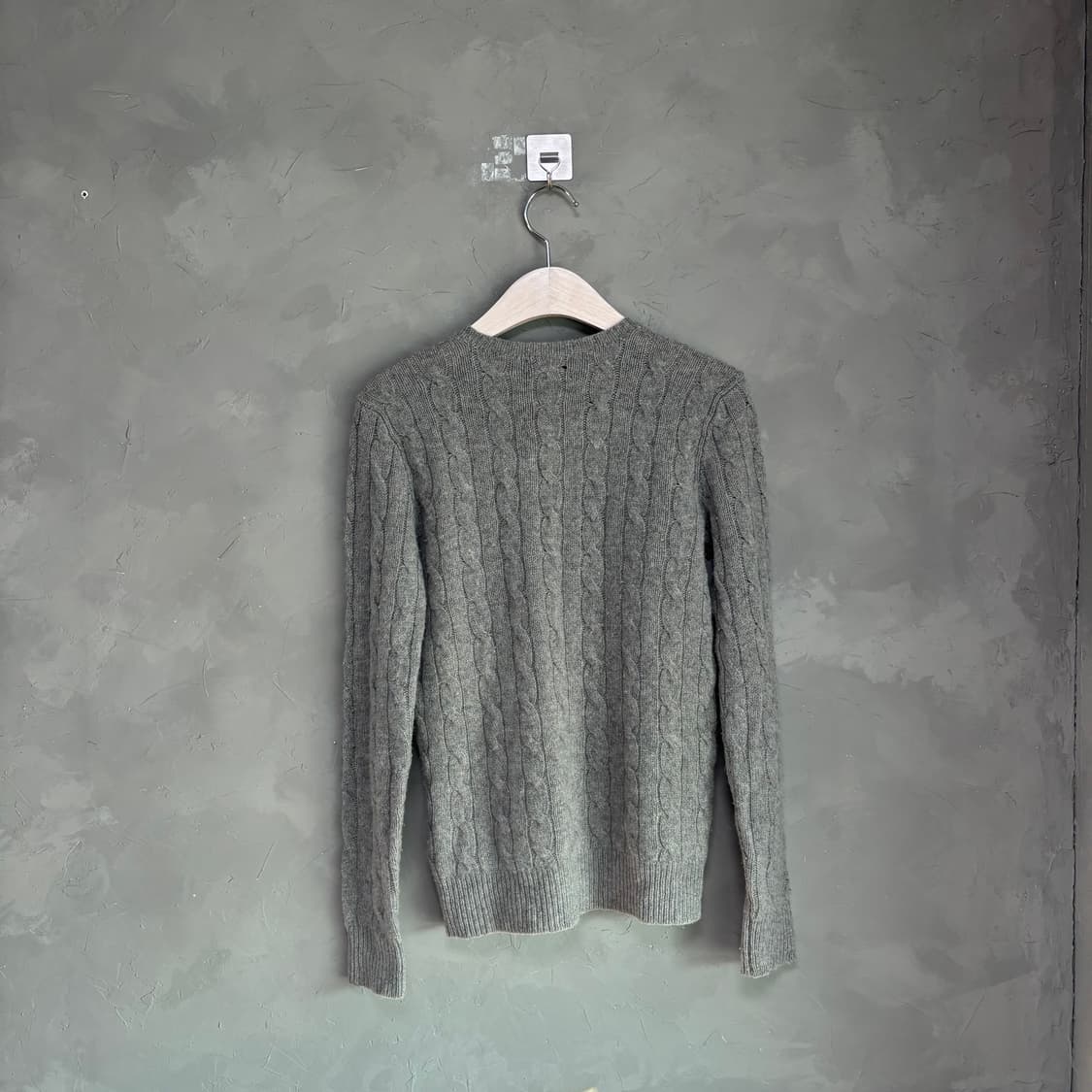 폴로 랄프로렌 메리노울 캐시미어 꽈배기 니트 그레이 상품이미지4