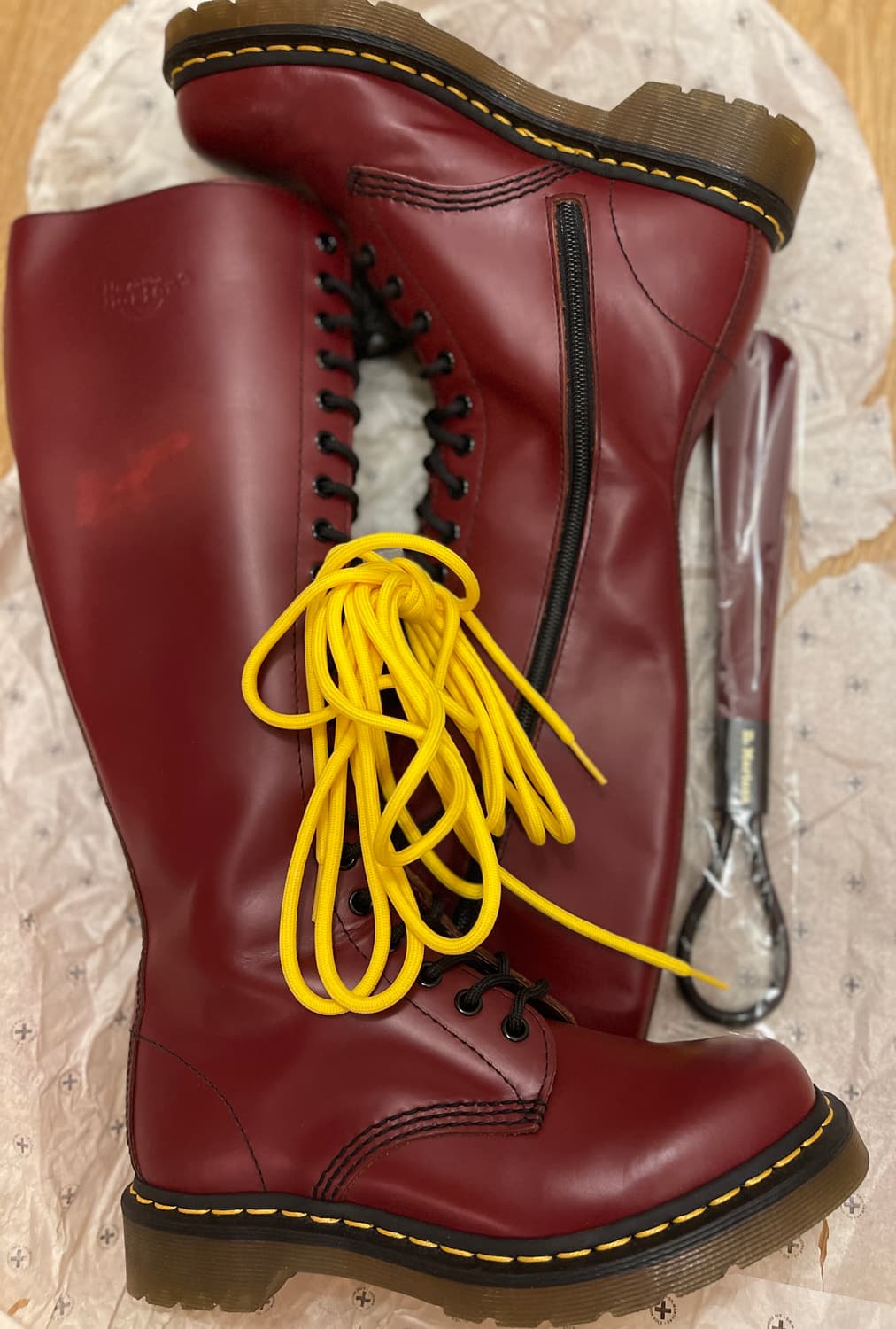 새상품✨ 닥터마틴 1B60 버건디 20홀 롱부츠 UK5 상품이미지7