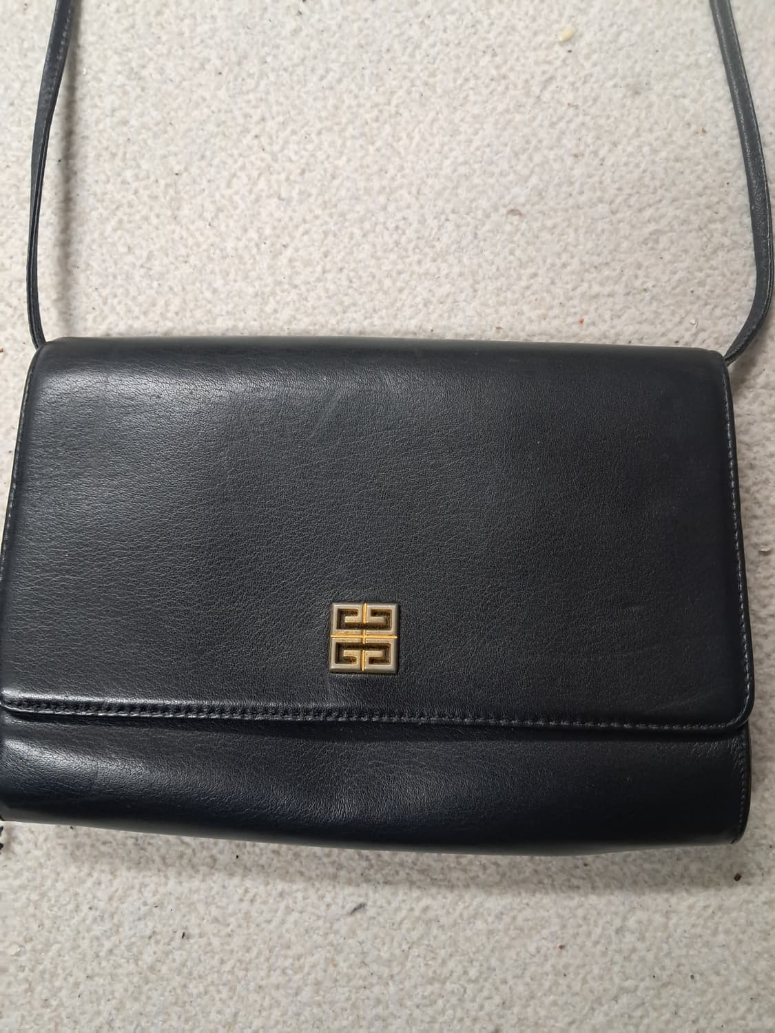 지방시(Givenchy)의 빈티지 블랙 가죽 숄더백 상품이미지2