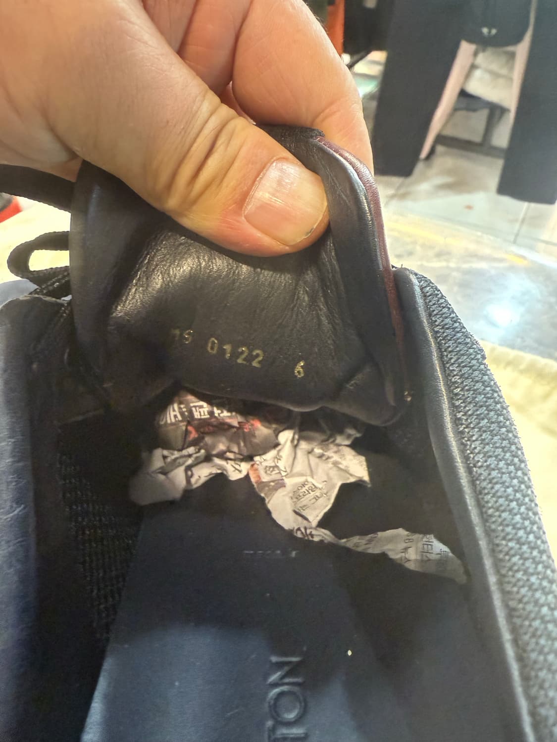 6/260 정품 루이비통 드림온 스니커즈 팝니다 상품이미지6