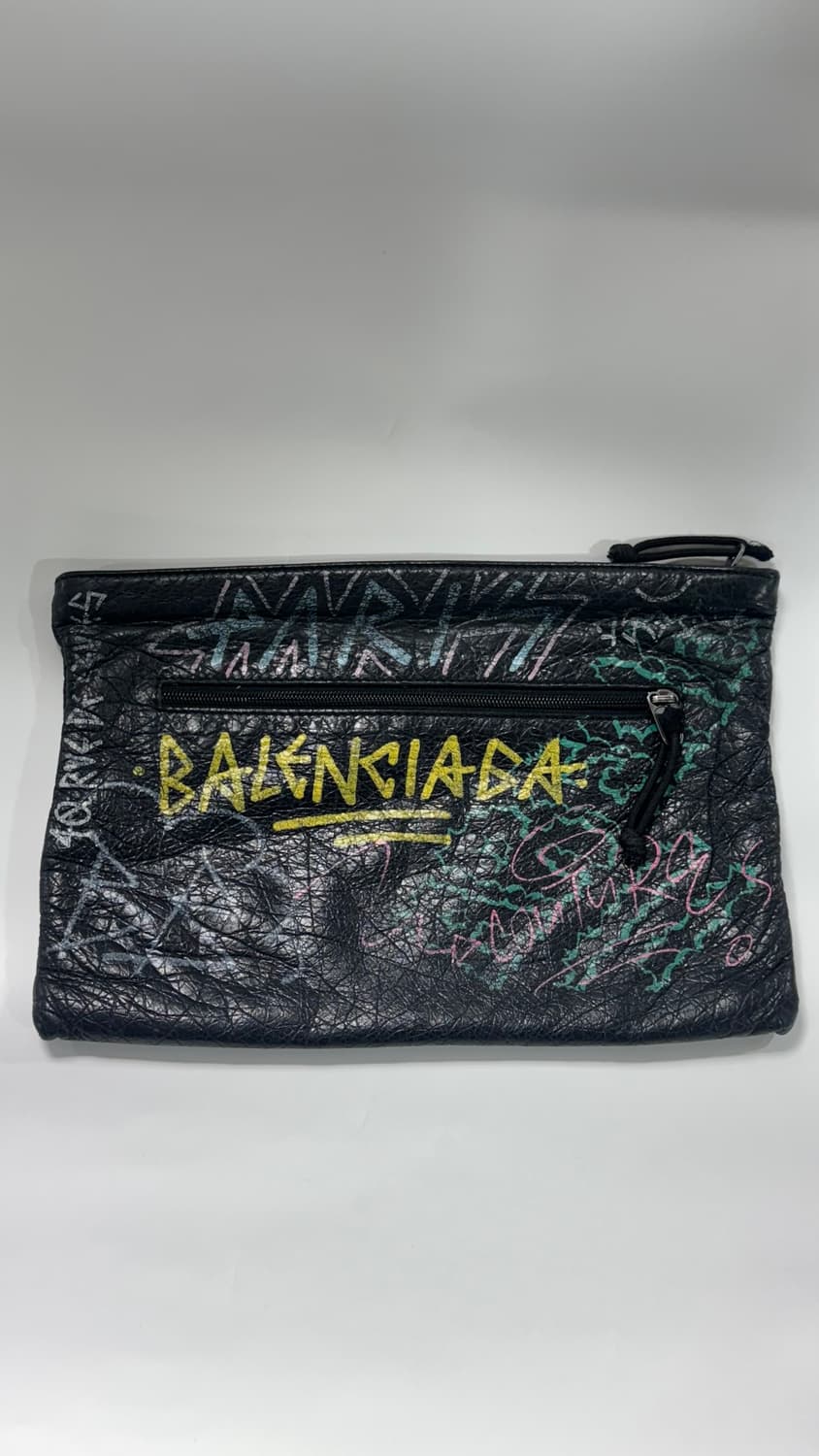 발렌시아가 그래피티 클러치백 상품이미지1