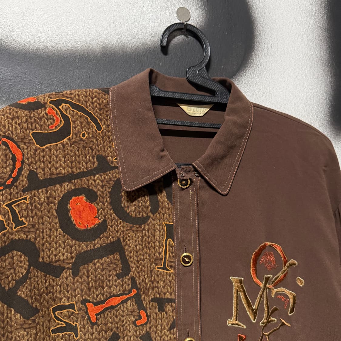 VTG 빈티지 금장 , 자수 디테일 하프 패턴 브라운 긴팔 셔츠 상품이미지3