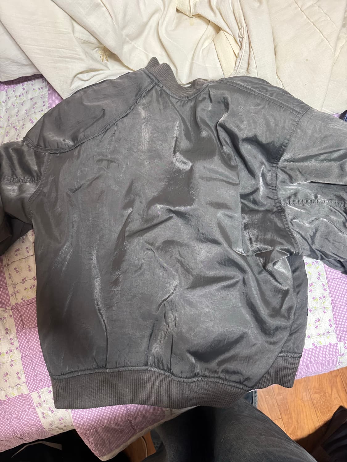 이세이미야케 스카이라인 봄버 M 홍태준 착용 상품이미지8