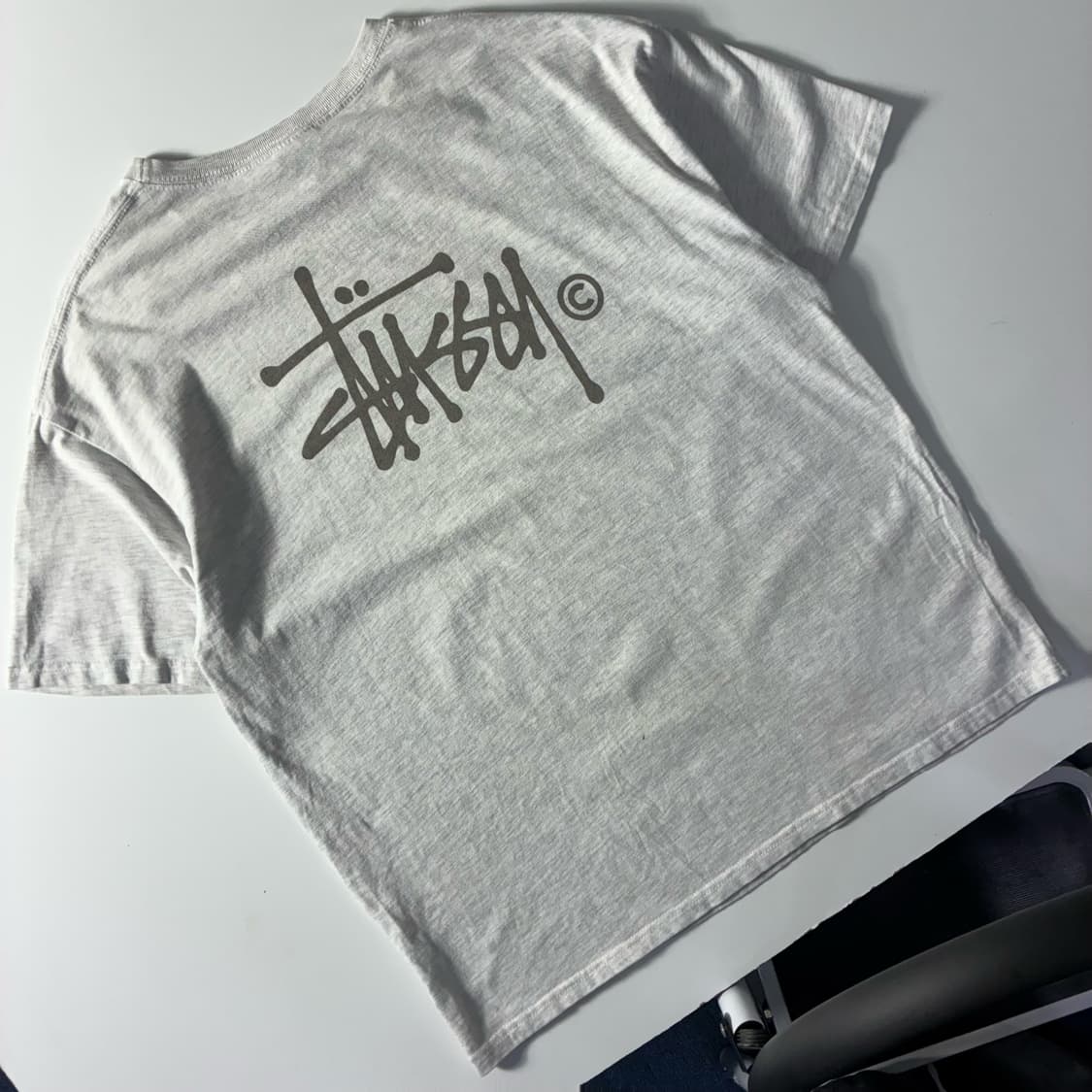 Stussy  스투시 베이직 피그먼트 롱슬리브 그레이 반팔 티셔츠 상품이미지1