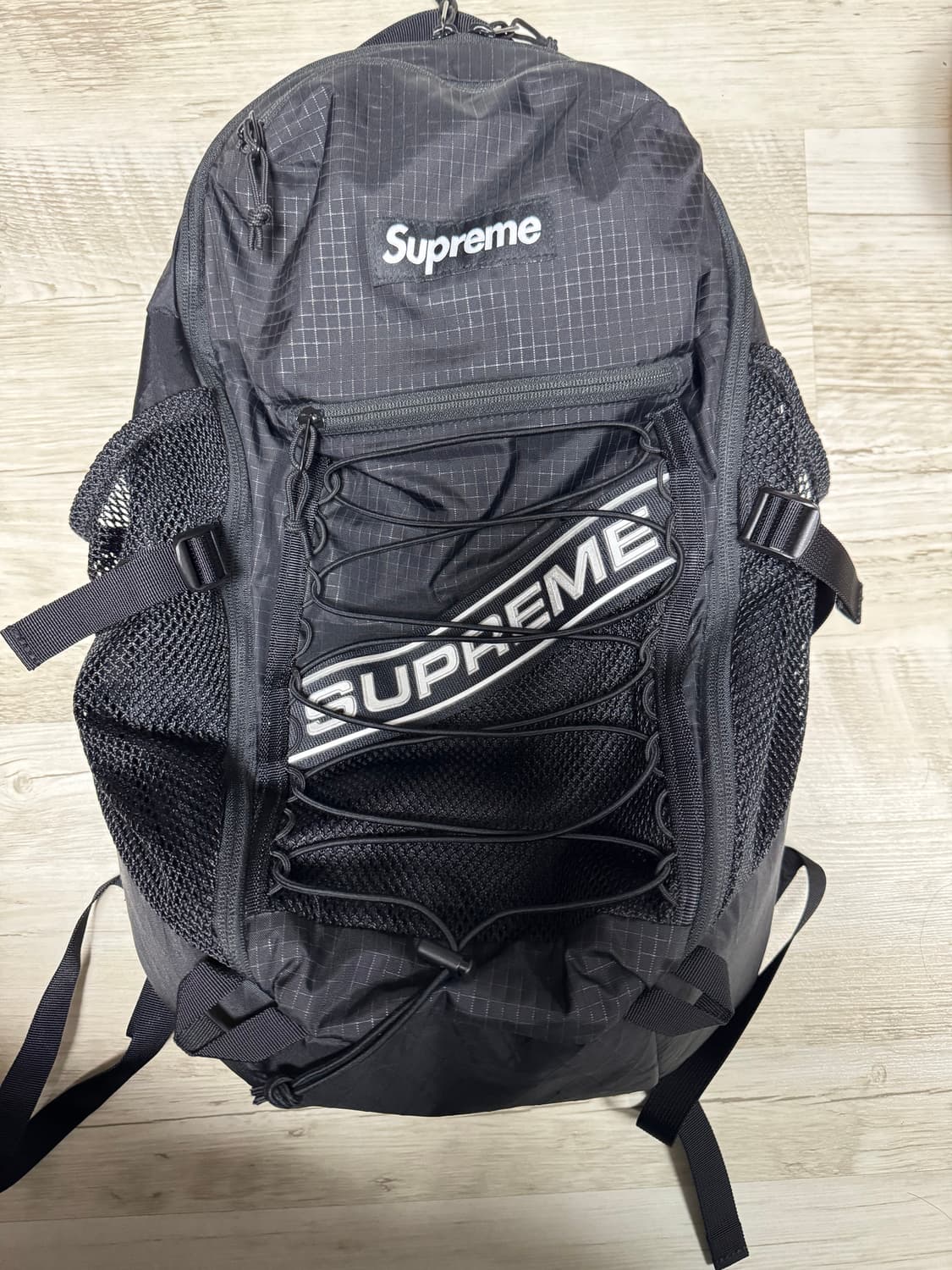 [OS] 23FW 슈프림 백팩 블랙 상품이미지1