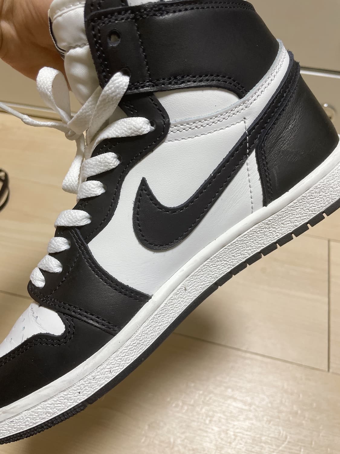 나이키 에어 조던 1 하이 블랙 앤 화이트 255 상품이미지8