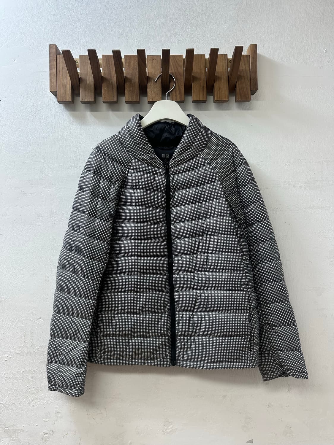 일본 유니클로 구스 다운 블랙 화이트 하운드투스 체크 경량 패딩  상품이미지1