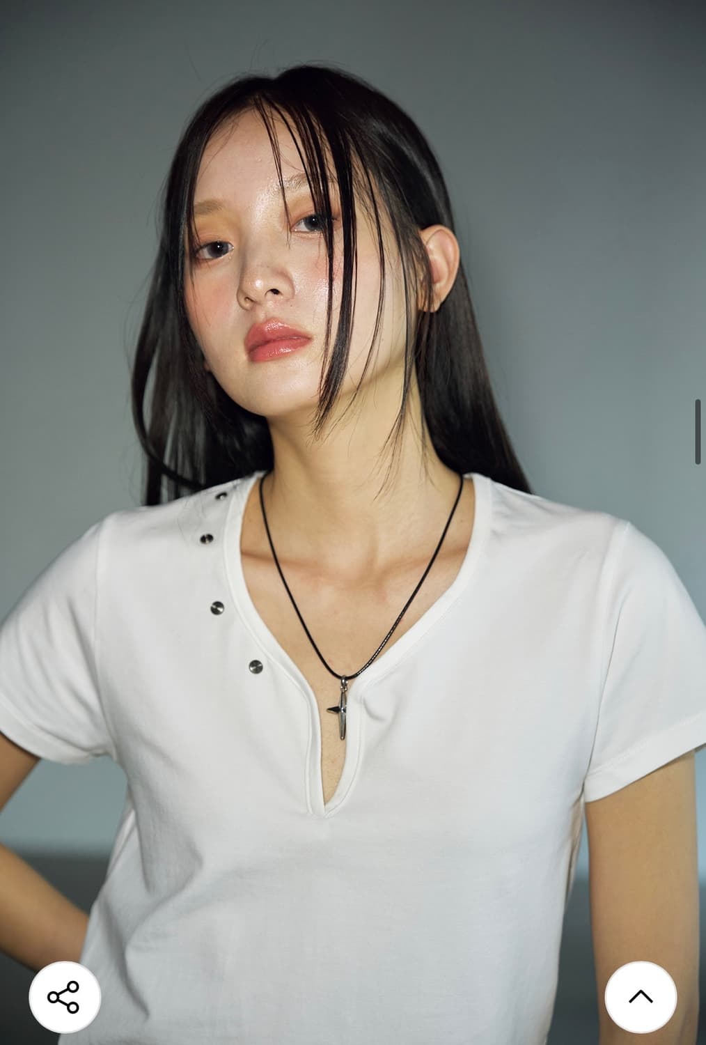 헬레네파리스 레더 볼드 크로스 네크리스 목걸이 상품이미지5