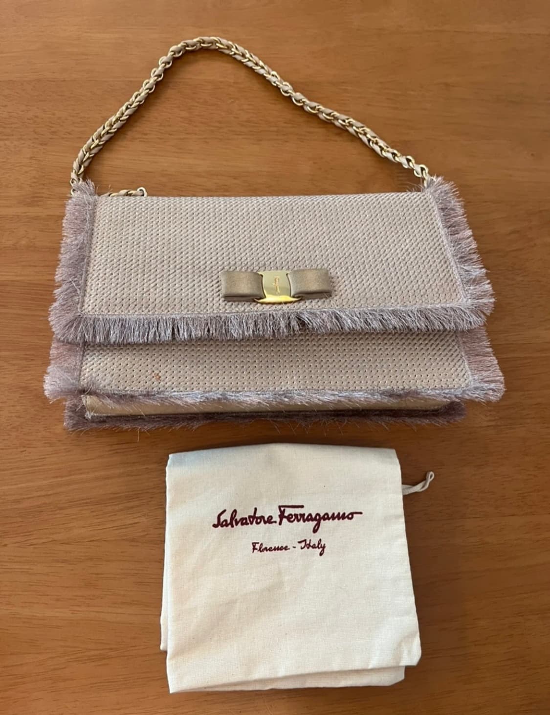 Ferragamo 페라가모 파우더 핑크 바라 숄더 체인백 상품이미지1