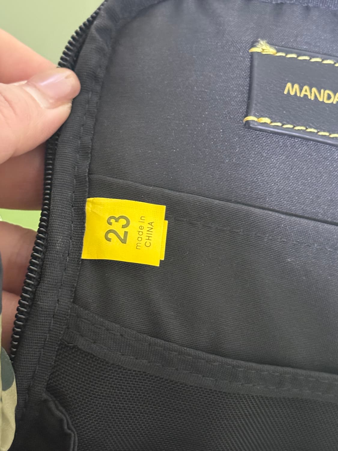 만다리나덕 슬링백 상품이미지7