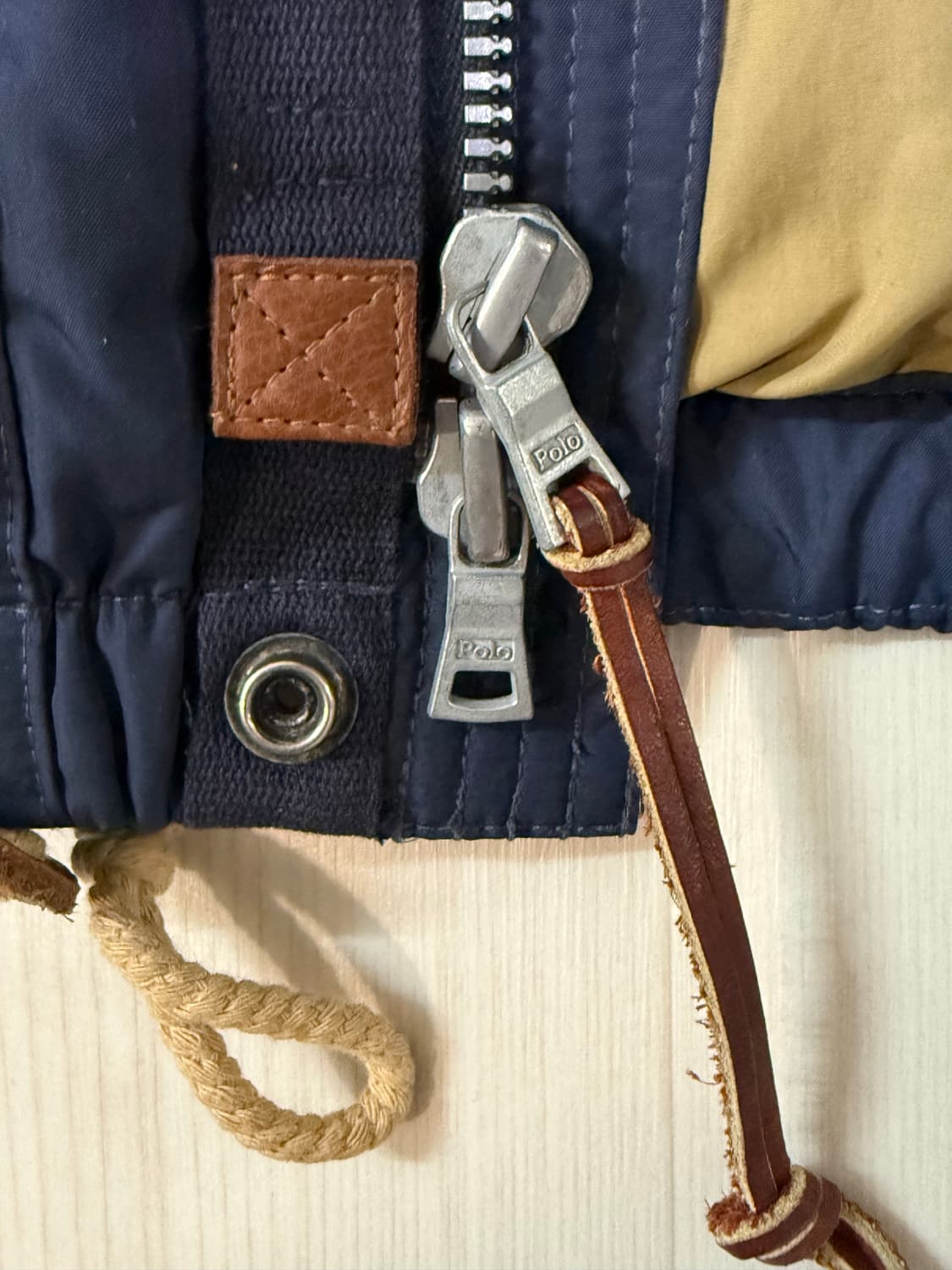 폴로 랄프로렌 네이비 색상 다운 자켓 L 사이즈 상품이미지3