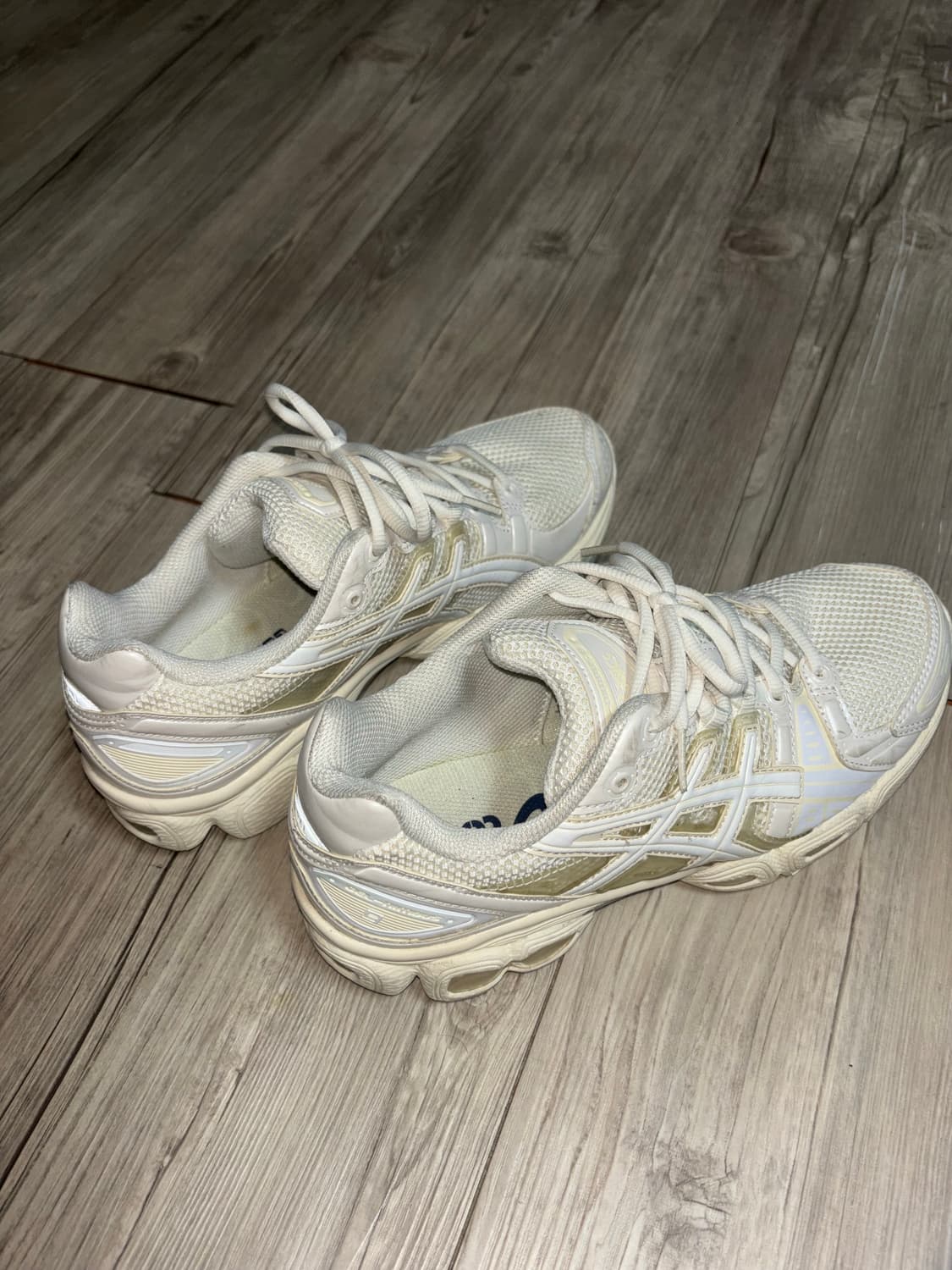 아식스 x 제시카 곤잘베스 젤 님버스 9 크림화이트 나이키 아디다스 네파 상품이미지5