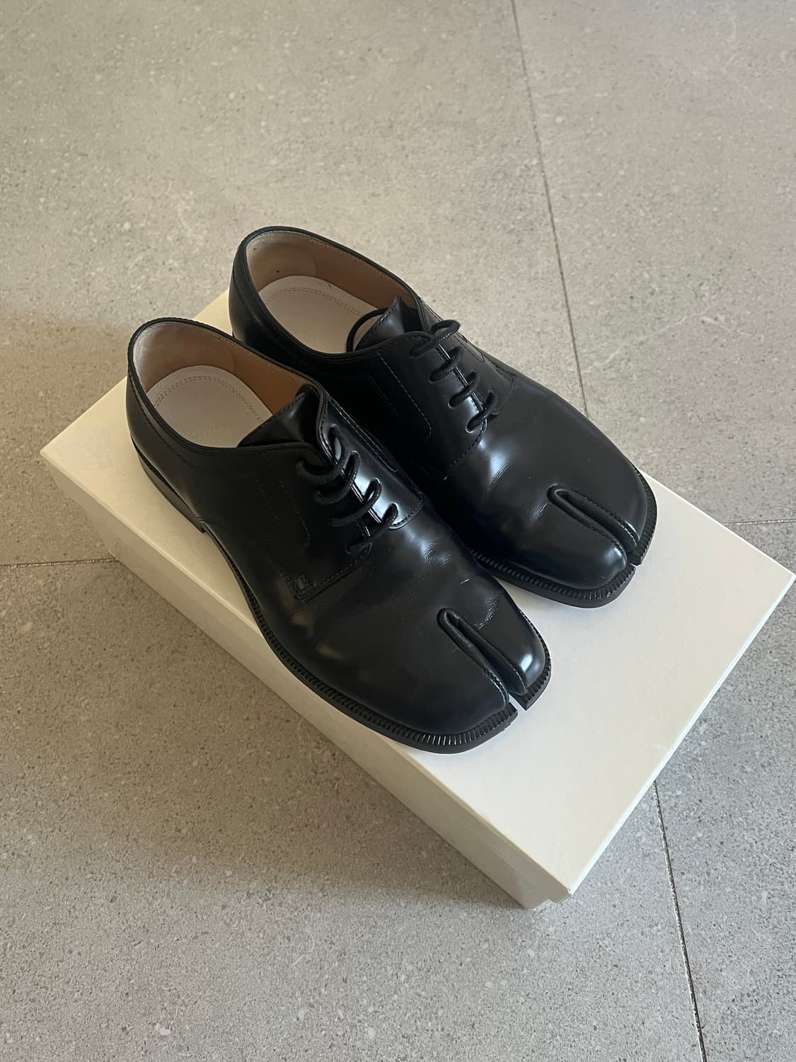 마르지엘라 유광 타비 로퍼 35size 상품이미지1