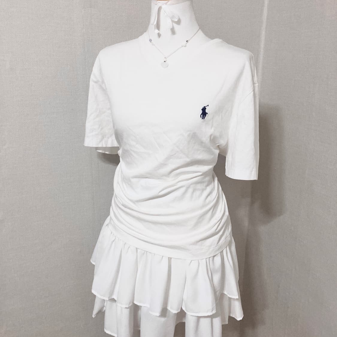 폴로 브이넥 화이트 티셔츠 M 상품이미지1