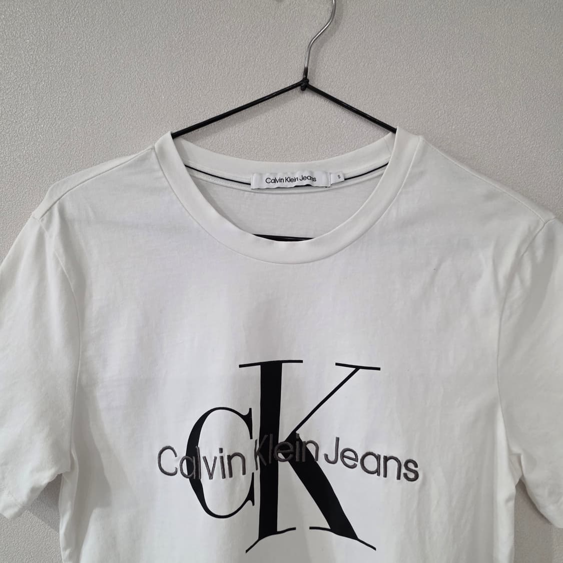 캘빈클라인진 화이트 반팔티 S 상품이미지3