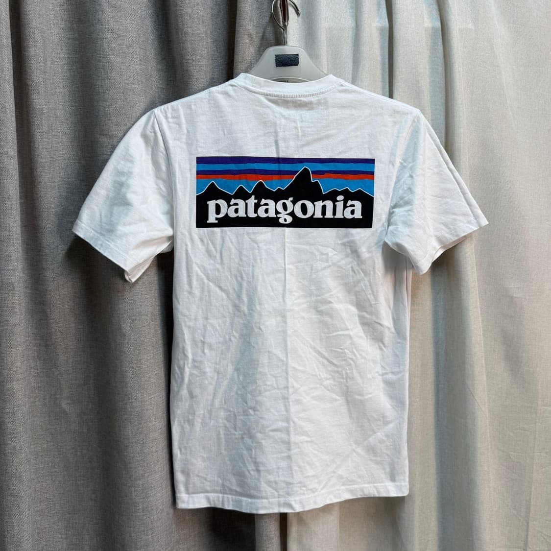 [90] 파타고니아 흰색 반팔 라운드 티셔츠 상품이미지1
