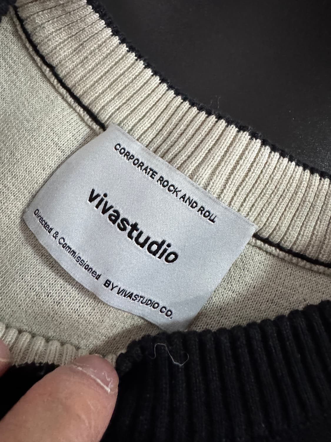 비바스튜디오 블랙캣츠 오버핏 코튼 니트 XL~ 상품이미지4