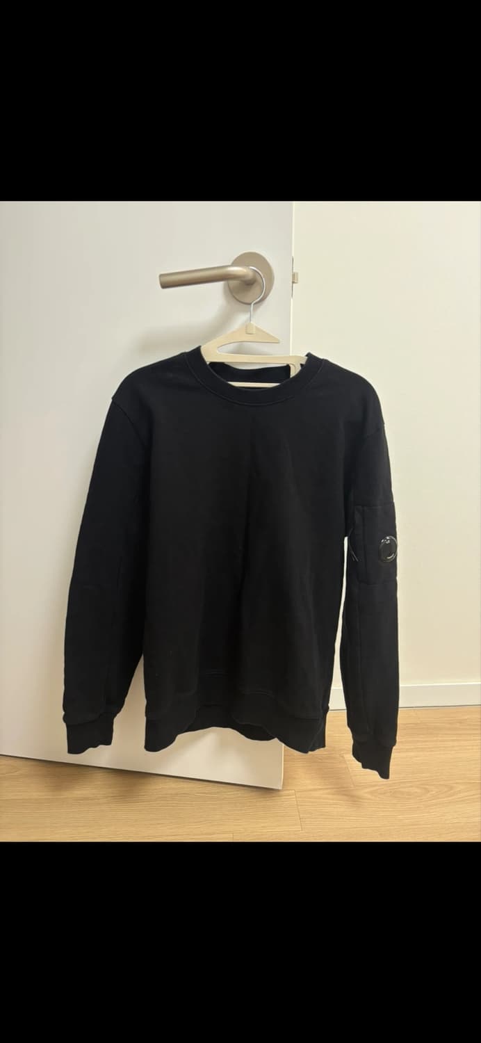 C.P 컴퍼니 블랙 맨투맨(정품) 상품이미지1