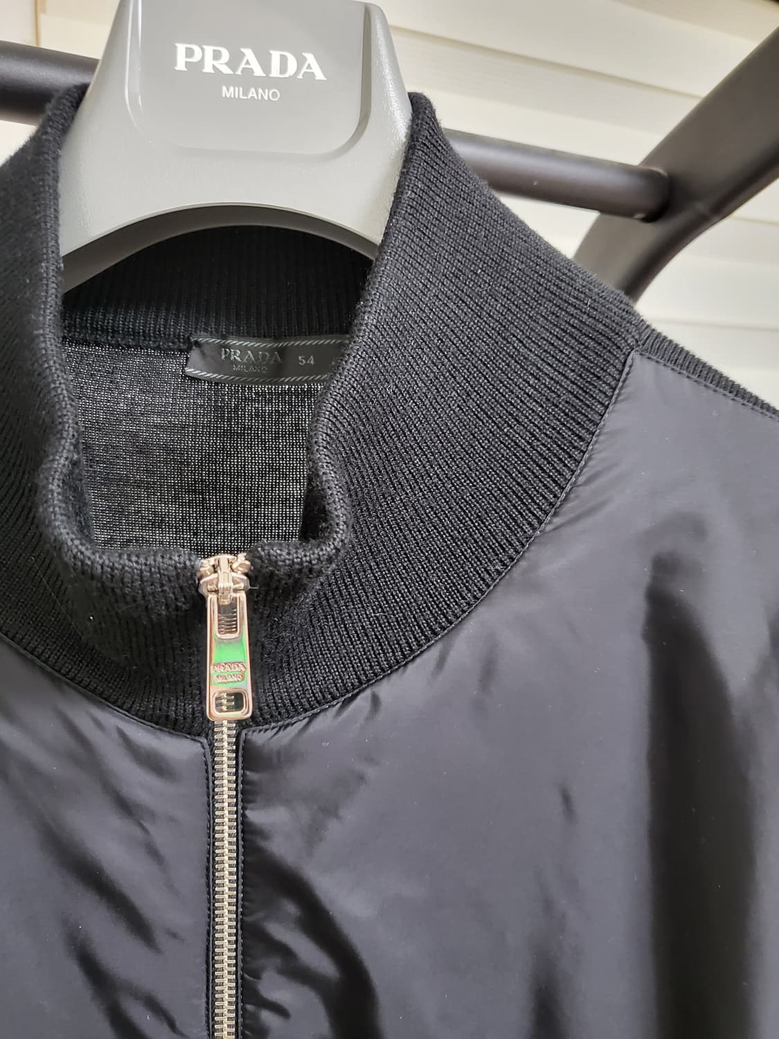 22SS 프라다 삼각로고 울/리나일론 집업 가디건 상품이미지4