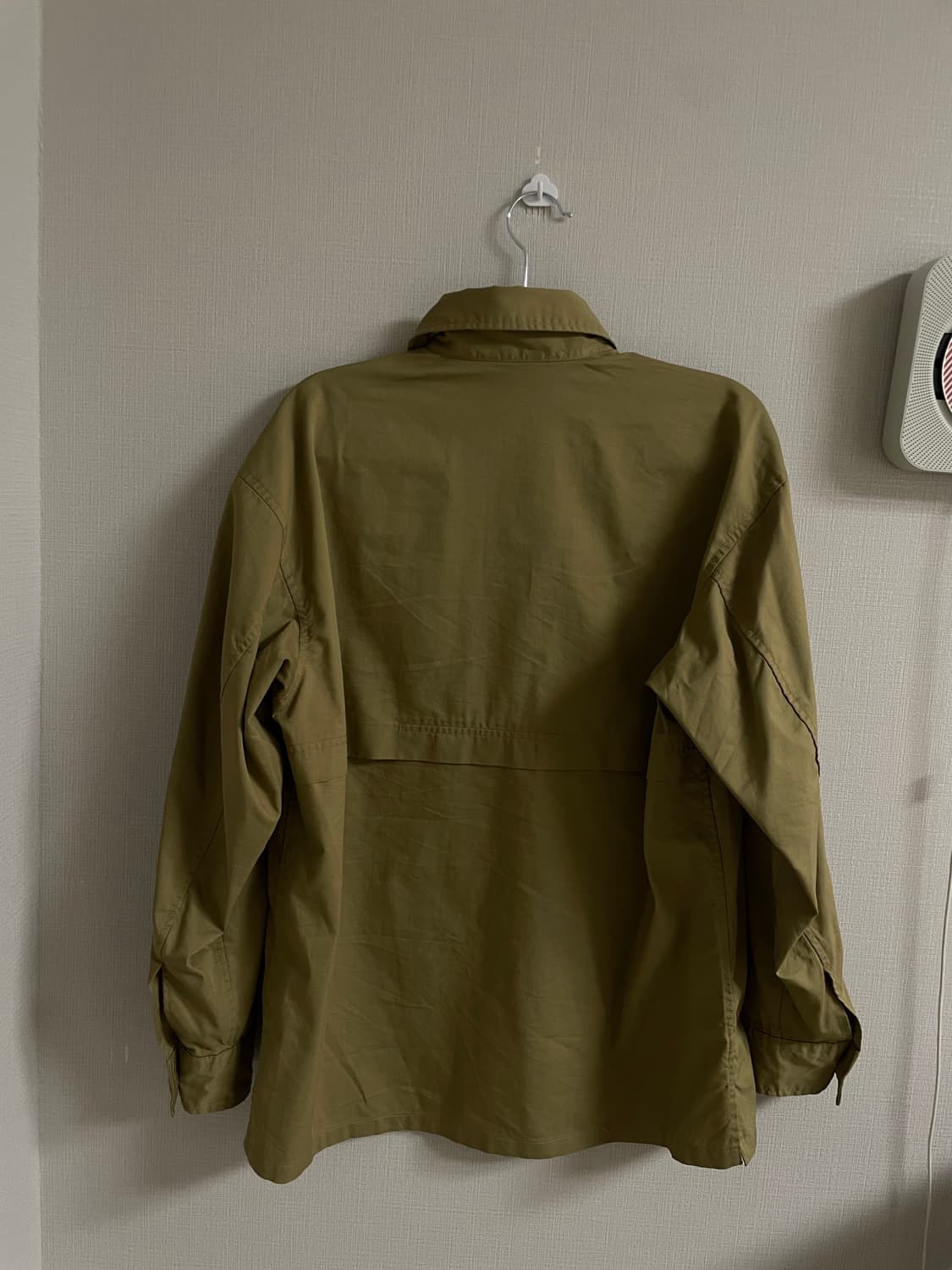 [유니클로] 유틸리티오버사이즈 셔츠 S/카키 상품이미지3