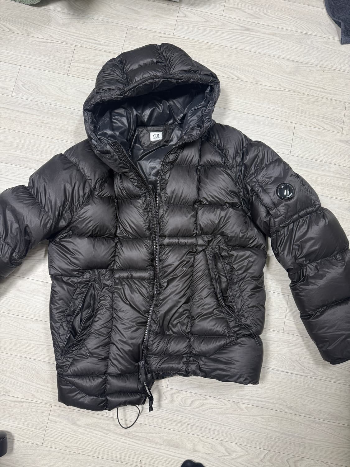 c.p.company dd쉘 패딩 새상품급 상품이미지1