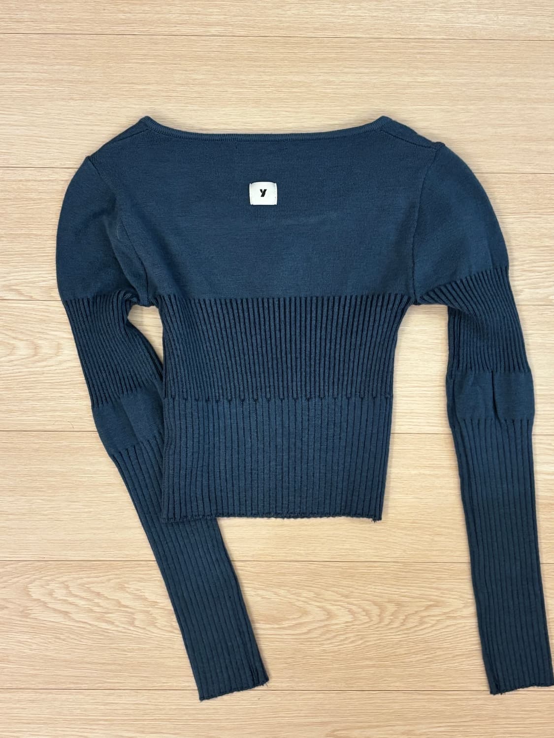 yuse 유즈 투톤 볼레로 니트탑 네이비 상품이미지2