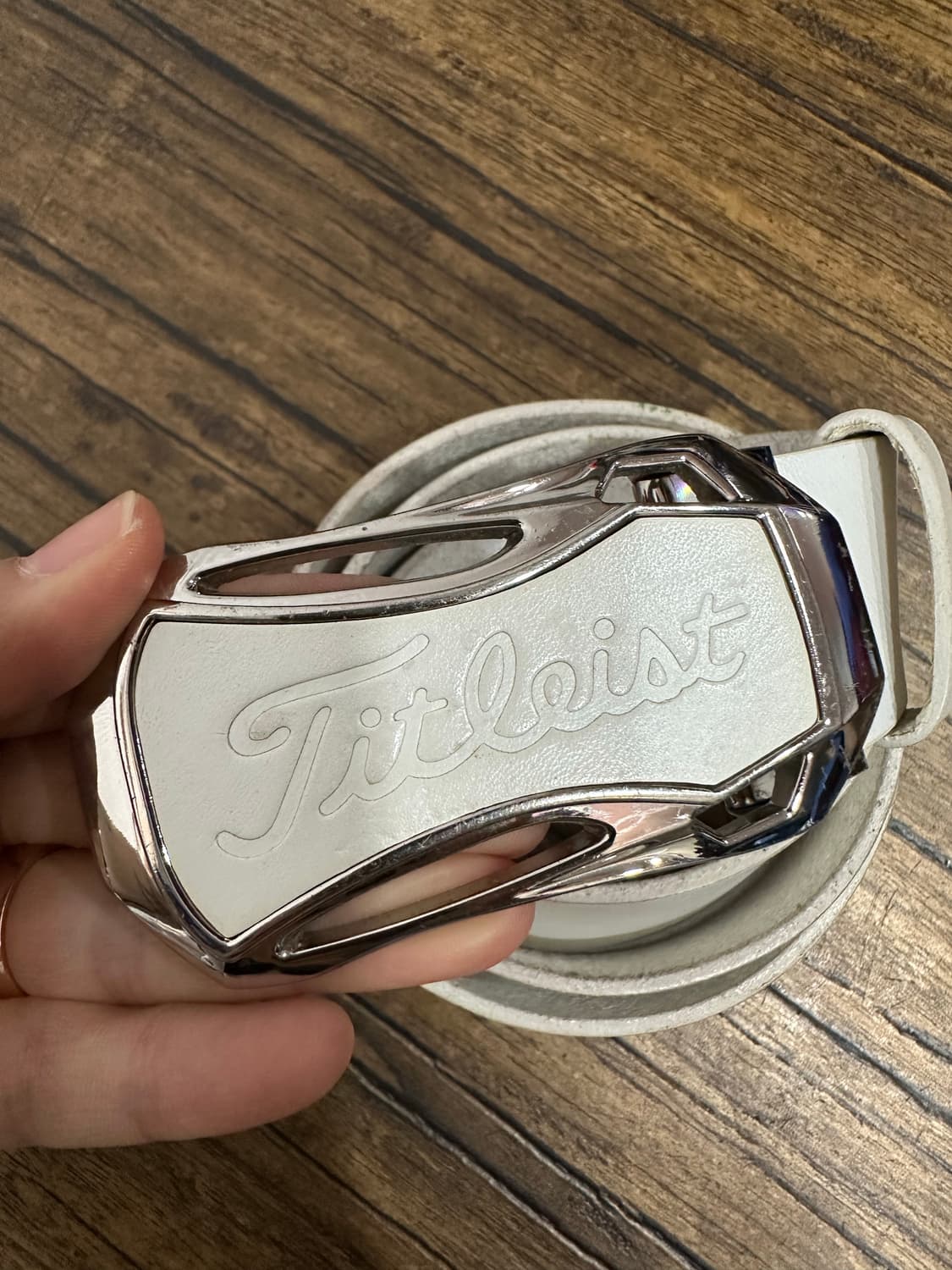 타이틀리스트(Titleist) 화이트 가죽 골프 벨트 상품이미지2