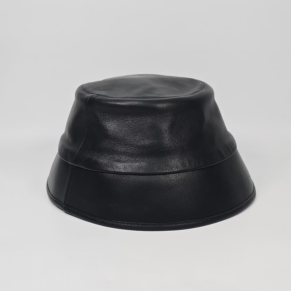 샤넬 CC 로고 가죽 버킷햇 ( L ) 상품이미지3