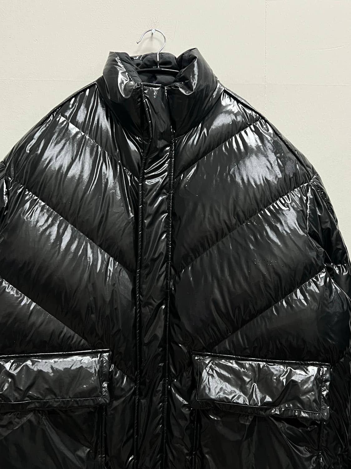 (L) 매종미네드 몬스터 패디드 롱다운 블랙 상품이미지3