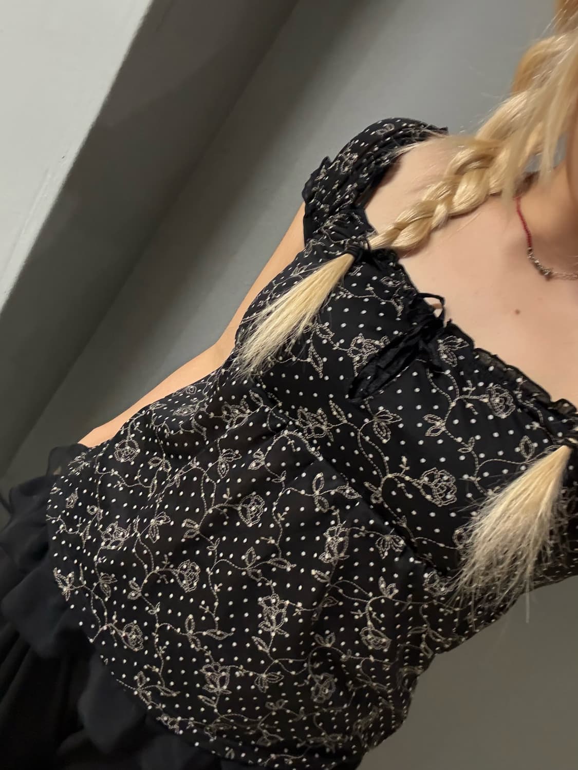 flower & dot pattern off-shoulder top 상품이미지1