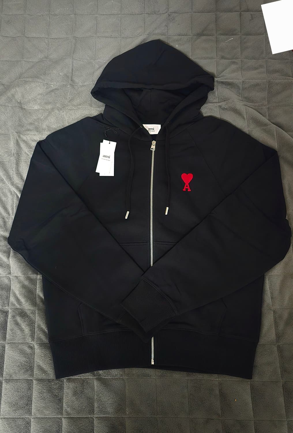 아미 스몰하트 로고 후드 집업 블랙
XL사이즈(국내105) 상품이미지1