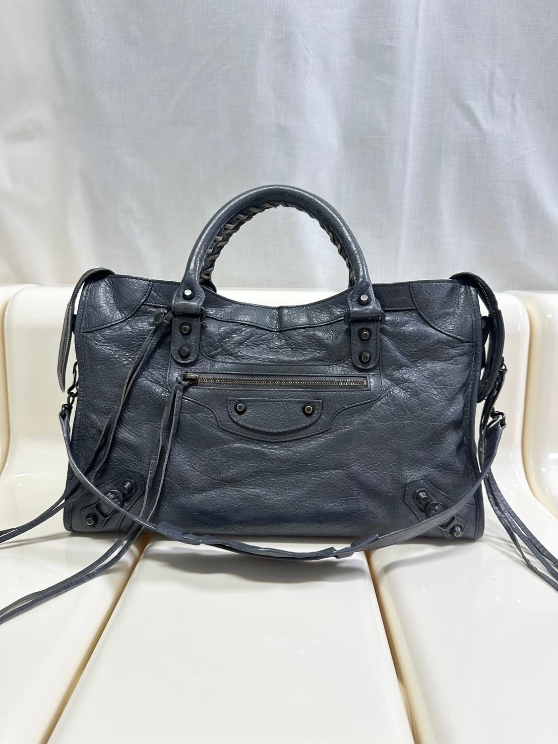 [A 정품] 발렌시아가 시티 모터백 미디움 다크그레이 상품이미지2