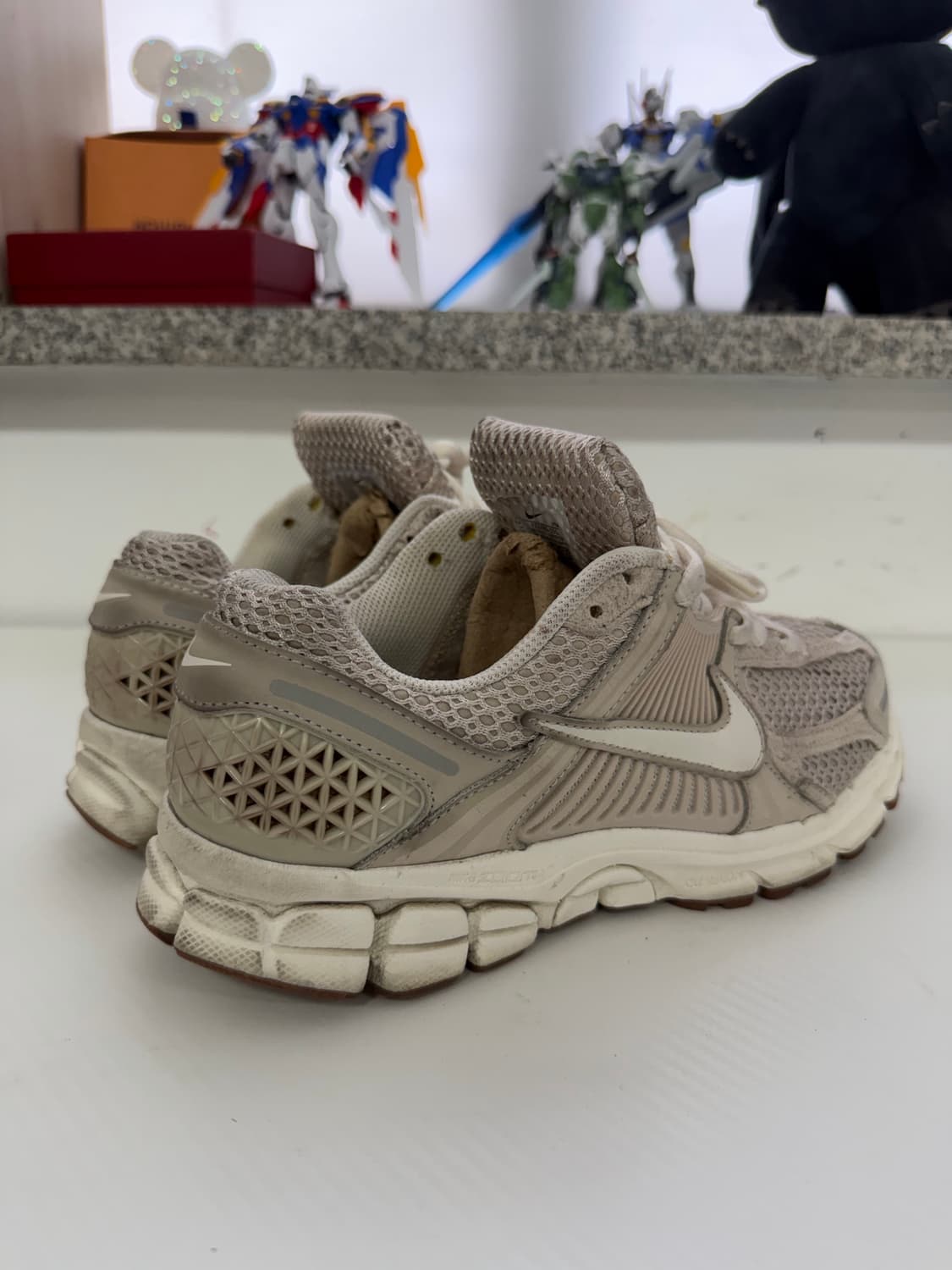 정품) 나이키 줌 보메로5 운동화 255 상품이미지4