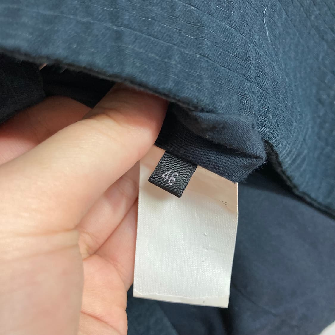 KRISVANASSCHE 시어사커 텍스처 투버튼 테일러드 자켓 상품이미지3
