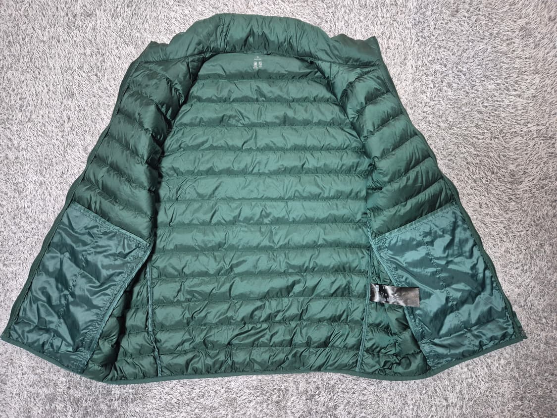 유니클로 남성 경량 다운 패딩 조끼 XL 상품이미지6