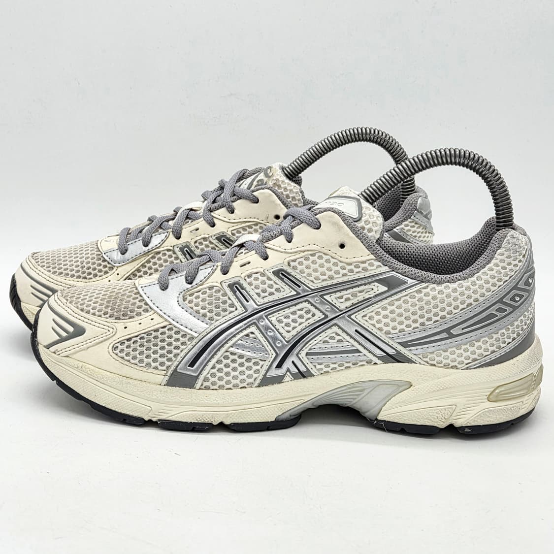 아식스 우먼스 젤 1130 크림 클레이 그레이 (250) 상품이미지1