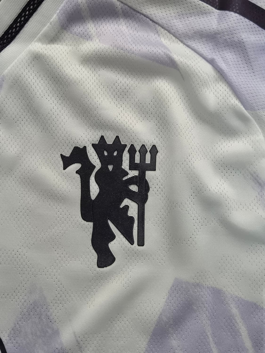 25 26 맨유 어웨이 브페 유니폼 L사이즈(얼룩있음) 상품이미지4