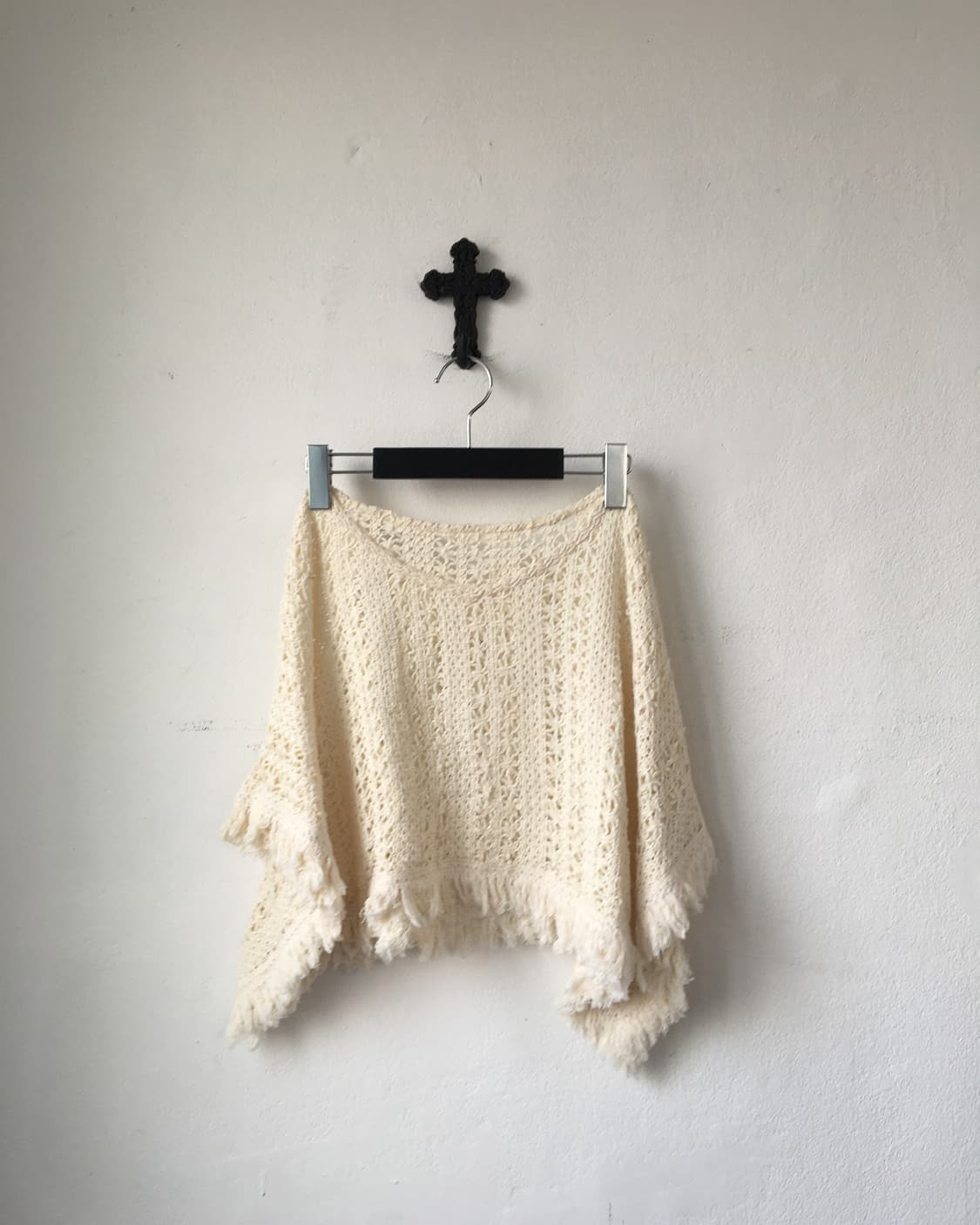Crochet fringe cape 상품이미지2