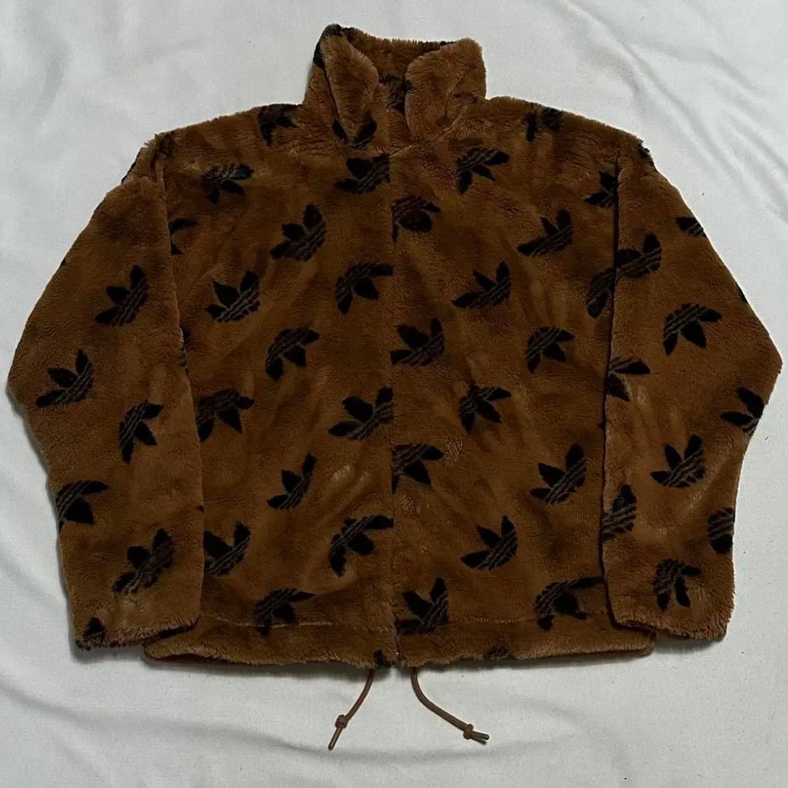 아디다스 모노그램 로고 퍼 자켓 상품이미지2