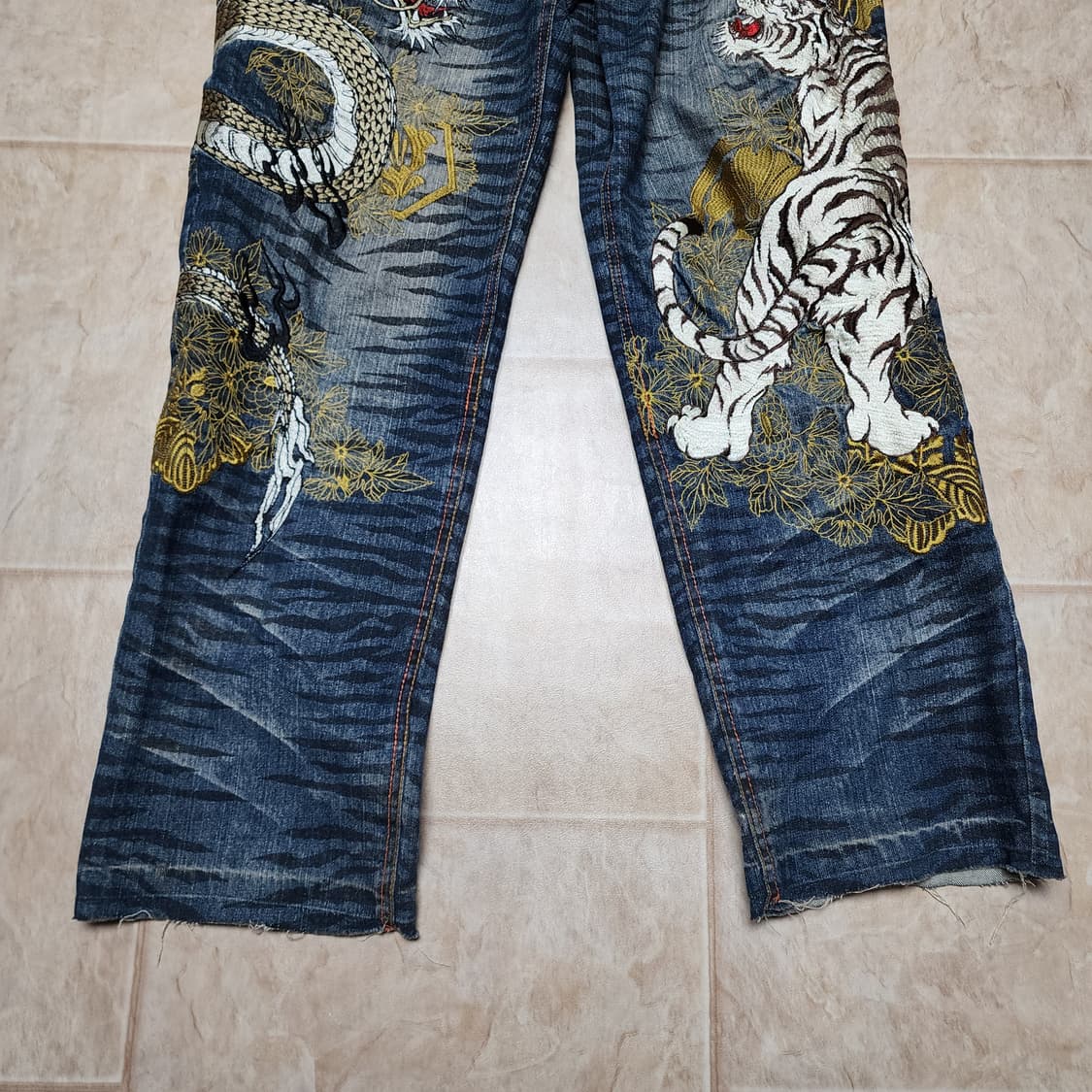 화조풍월 오리엔탈 용호상박 이레즈미 자수 데님팬츠 상품이미지4