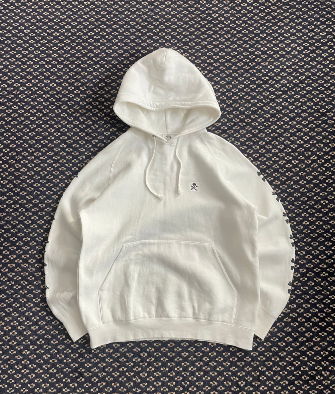 더블탭스 스컬 후드티 상품이미지2