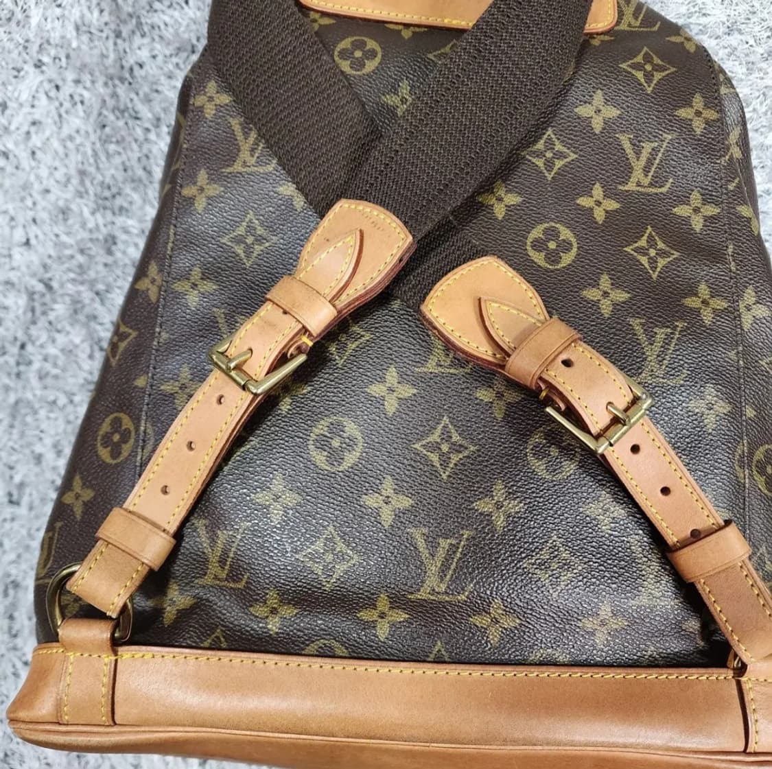 루이비통 모노그램 몽수리 GM 백팩 상품이미지7